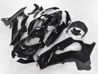 Carénages Moto Kawasaki ZX10R 2021-2025 - Noir Brillant Blanc Vert Décalque