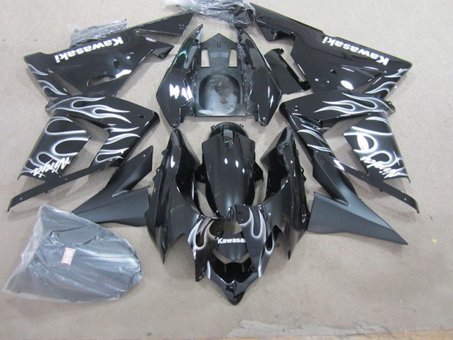 Carénage Kawasaki ZX10R 03-05 - Noir avec Blanc Flamme